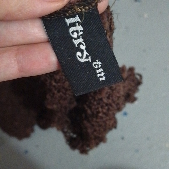 Brown scarf - Picture 3 of 3